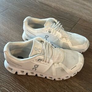 White On Running Sneakers 6.5